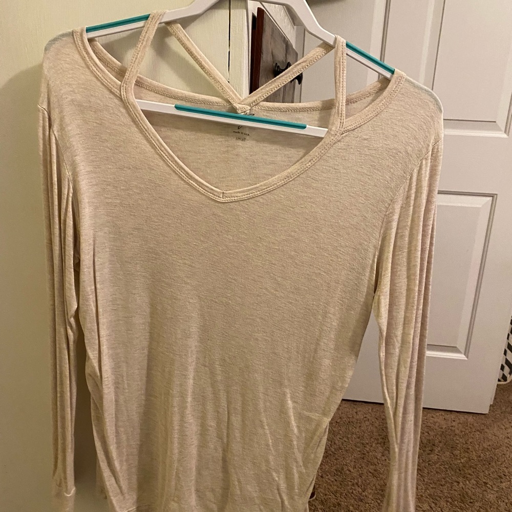 Long sleeve. Small. Beige.